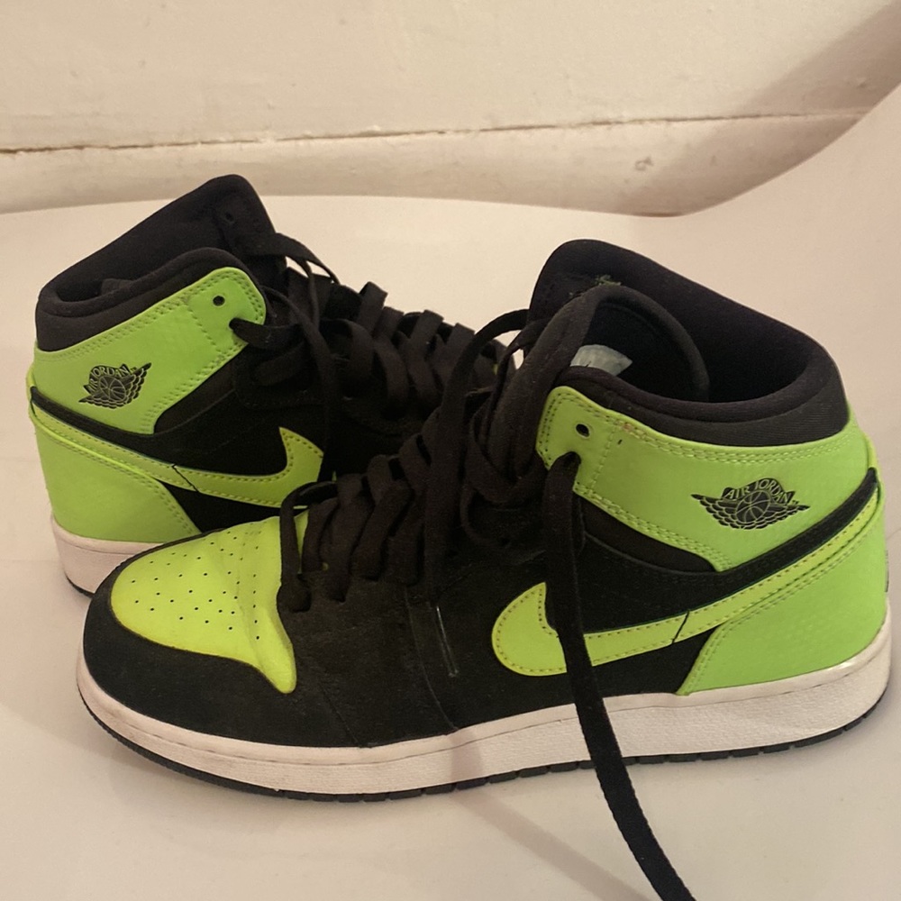 Rare Jordan 1 Retro High GG Ghost